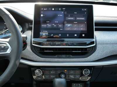 2023 Jeep Compass, $24999. Photo 10