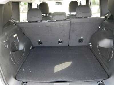 2023 Jeep Renegade, $23999. Photo 6