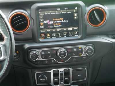 2022 Jeep Gladiator, $33499. Photo 10