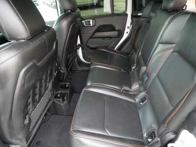 2022 Jeep Gladiator, $33499. Photo 8