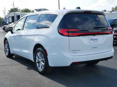 2027 Chrysler Pacifica, $50277. Photo 5