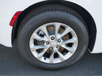 2027 Chrysler Pacifica, $50277. Photo 9