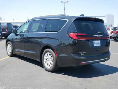 2022 Chrysler Pacifica, $18999. Photo 3