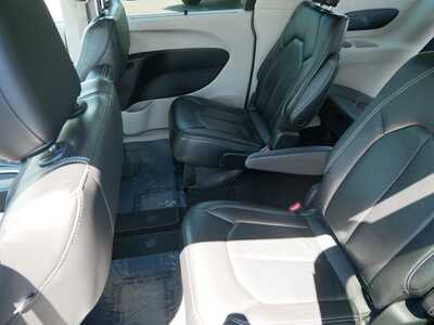 2022 Chrysler Pacifica, $18999. Photo 8