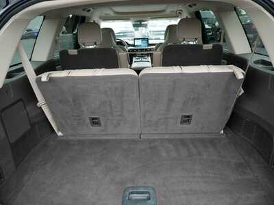 2021 Lincoln Aviator, $30999. Photo 6