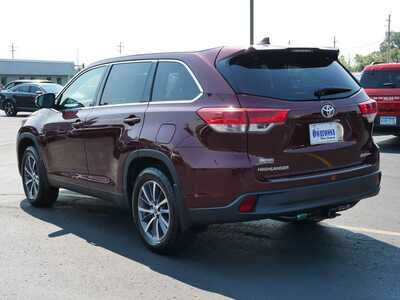 2019 Toyota Highlander, $25749. Photo 3