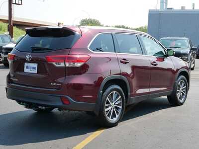 2019 Toyota Highlander, $25749. Photo 4