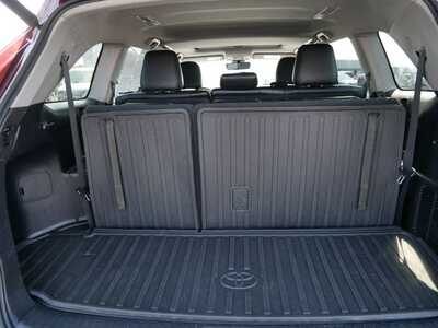 2019 Toyota Highlander, $25749. Photo 6