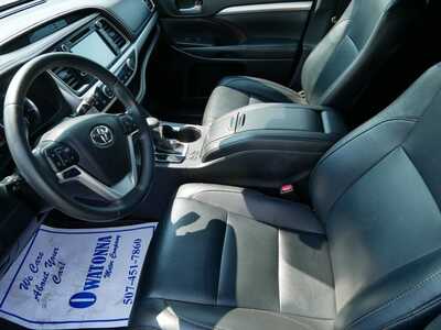 2019 Toyota Highlander, $25749. Photo 7