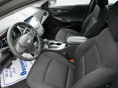 2025 Chevrolet Malibu, $18997. Photo 7