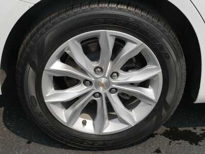 2025 Chevrolet Malibu, $18997. Photo 5