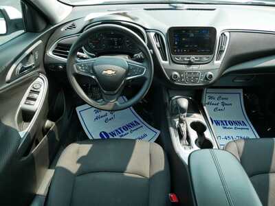 2025 Chevrolet Malibu, $18997. Photo 9