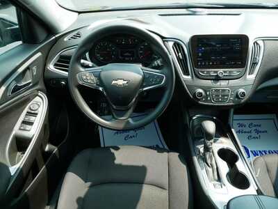 2025 Chevrolet Malibu, $18999. Photo 9