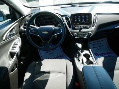 2025 Chevrolet Malibu, $17997. Photo 9