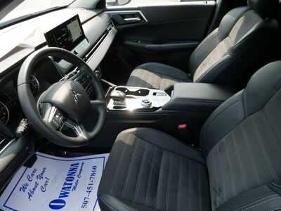 2025 Mitsubishi Outlander, $26499. Photo 7