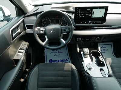 2025 Mitsubishi Outlander, $26499. Photo 9