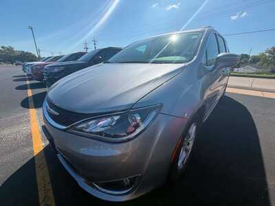 2020 Chrysler Pacifica, $21498. Photo 3