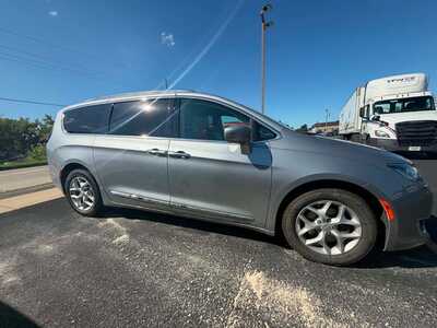 2020 Chrysler Pacifica, $21498. Photo 6