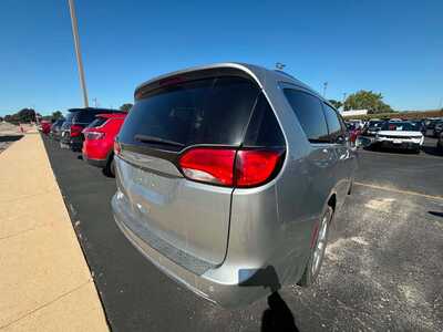 2020 Chrysler Pacifica, $21498. Photo 7