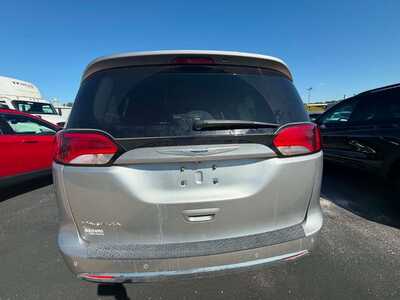 2020 Chrysler Pacifica, $21498. Photo 8