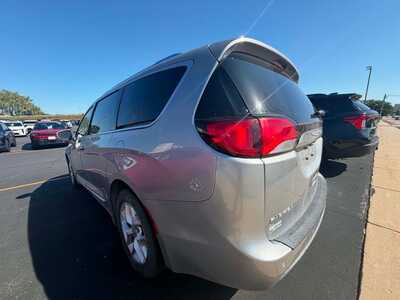 2020 Chrysler Pacifica, $21498. Photo 9