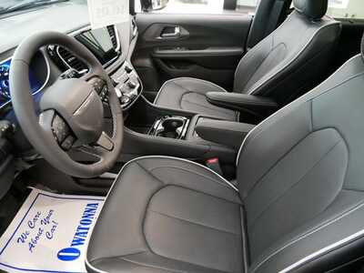 2027 Chrysler Pacifica, $48485. Photo 11