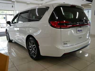 2027 Chrysler Pacifica, $48485. Photo 5