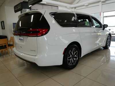2027 Chrysler Pacifica, $48485. Photo 7