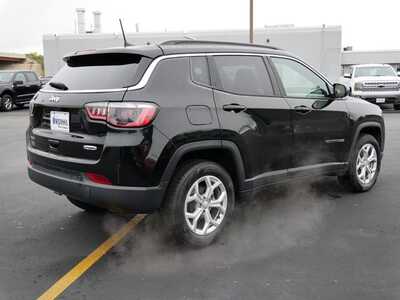 2024 Jeep Compass, $18499. Photo 4