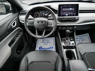 2024 Jeep Compass, $18499. Photo 9