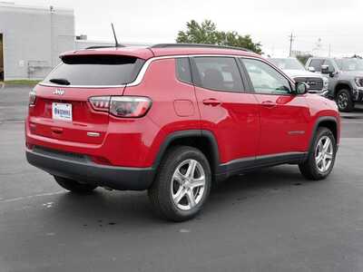 2024 Jeep Compass, $18499. Photo 4