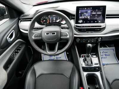 2024 Jeep Compass, $18499. Photo 9