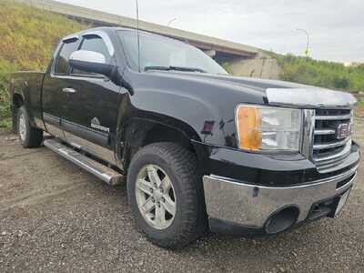 2013 GMC 1500 Ext Cab, $11499. Photo 4