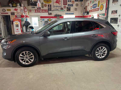 2021 Ford Escape, $14500. Photo 4