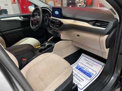 2021 Ford Escape, $14500. Photo 9