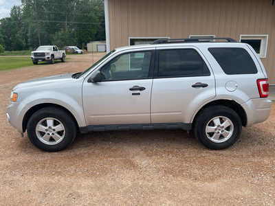 2012 Ford Escape, $4895. Photo 2