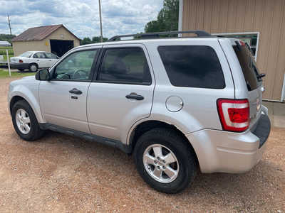 2012 Ford Escape, $4895. Photo 3
