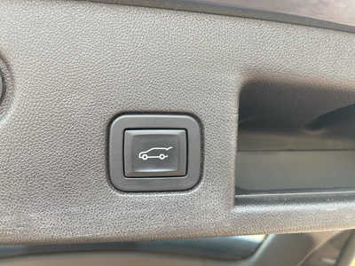 2018 Chevrolet Equinox, $13900. Photo 12