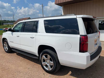 2018 Chevrolet Suburban, $15900. Photo 3