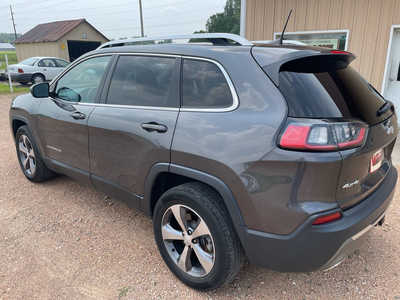 2019 Jeep Cherokee, $15995. Photo 3