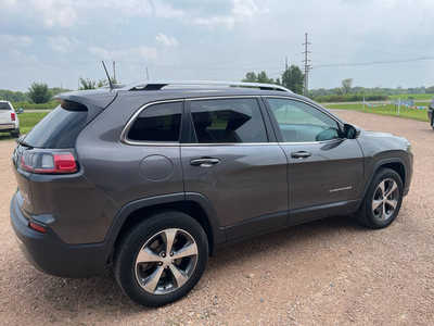 2019 Jeep Cherokee, $15995. Photo 5