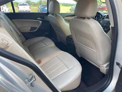 2012 Buick Regal, $7900. Photo 11