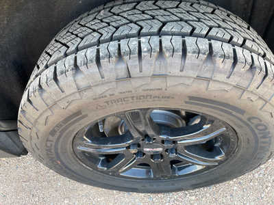2021 GMC Acadia, $37900. Photo 12