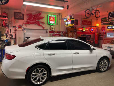 2015 Chrysler 200, $10995. Photo 8