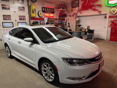 2015 Chrysler 200, $10995. Photo 1
