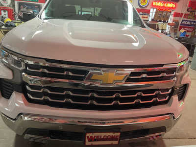 2023 Chevrolet 1500 Crew Cab, $35995. Photo 2