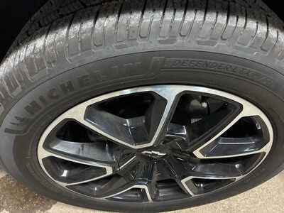 2021 Chevrolet Suburban, $39900. Photo 9