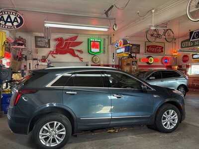 2021 Cadillac XT5, $23900. Photo 2