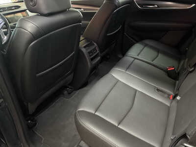 2021 Cadillac XT5, $23900. Photo 8