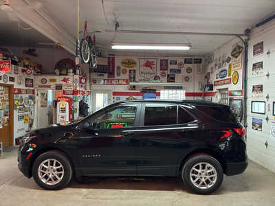 2022 Chevrolet Equinox, $13500. Photo 2